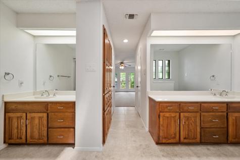 2801 Oak Trail Court Dalworthington Gardens TX 76016
