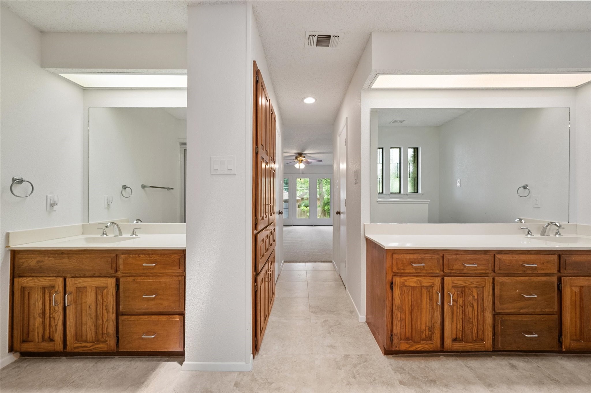 2801 Oak Trail Court Dalworthington Gardens TX 76016