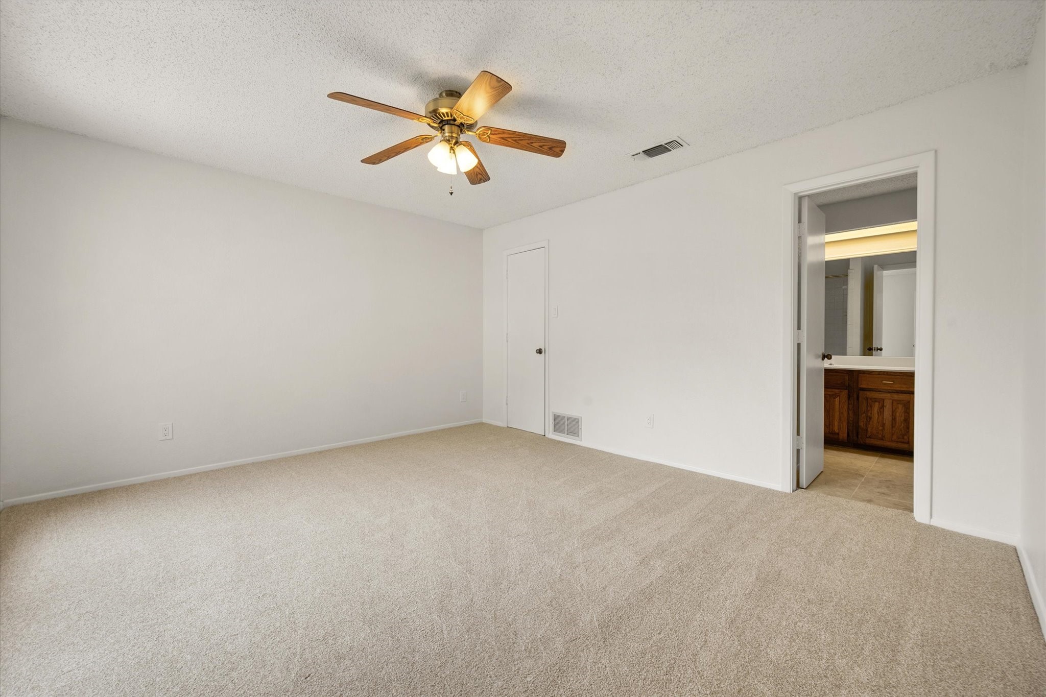 2801 Oak Trail Court Dalworthington Gardens TX 76016