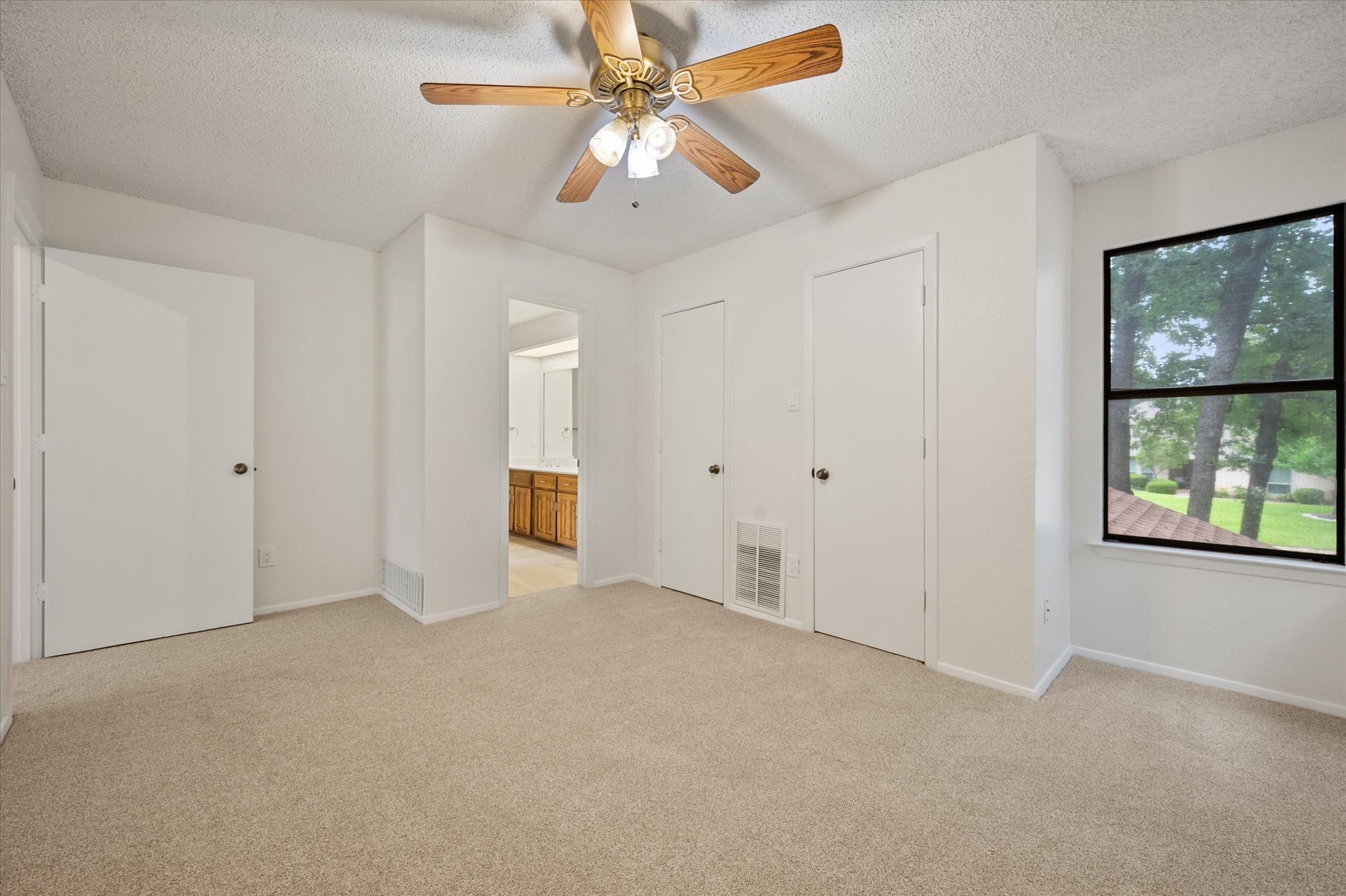2801 Oak Trail Court Dalworthington Gardens TX 76016
