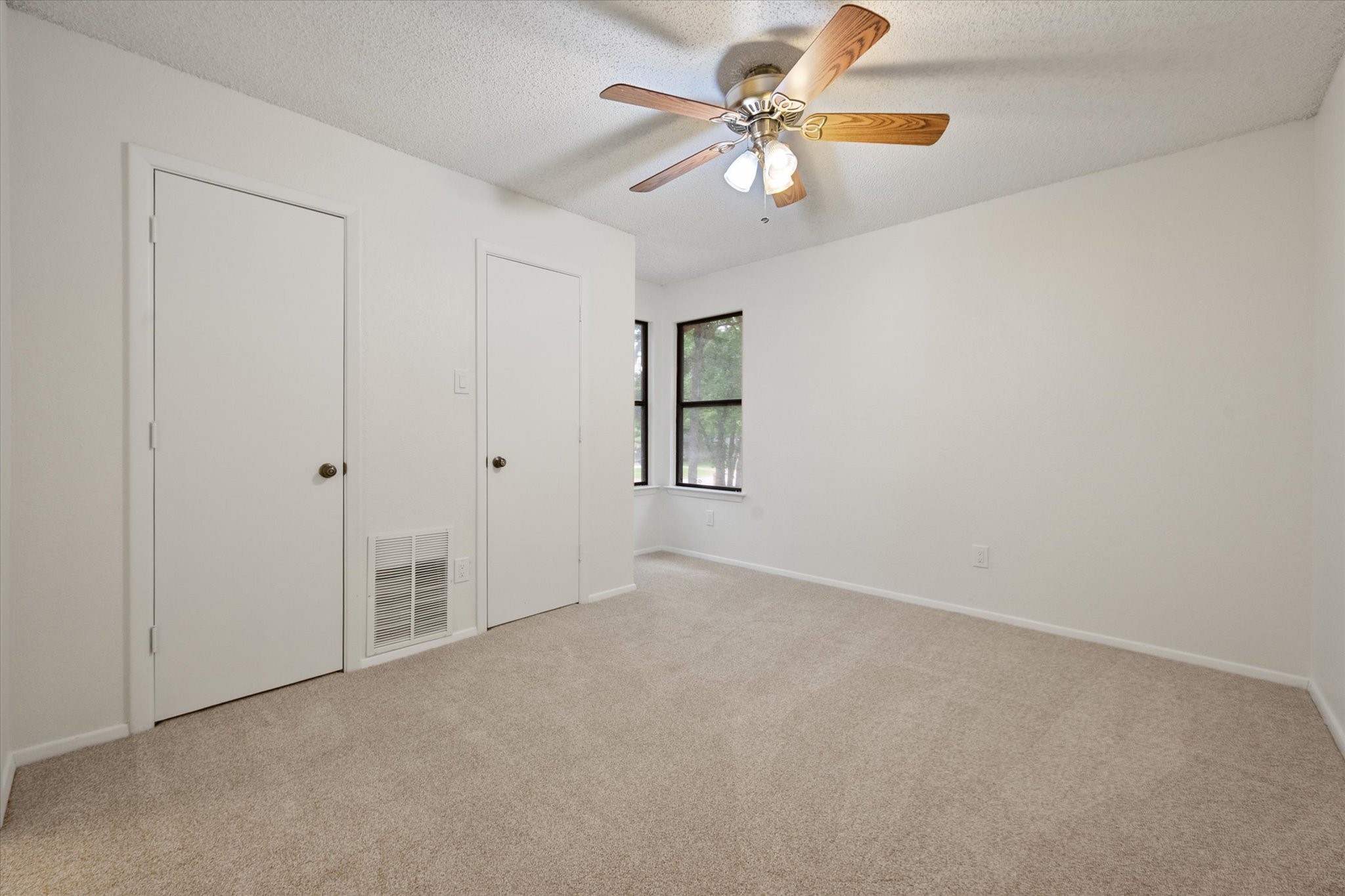 2801 Oak Trail Court Dalworthington Gardens TX 76016