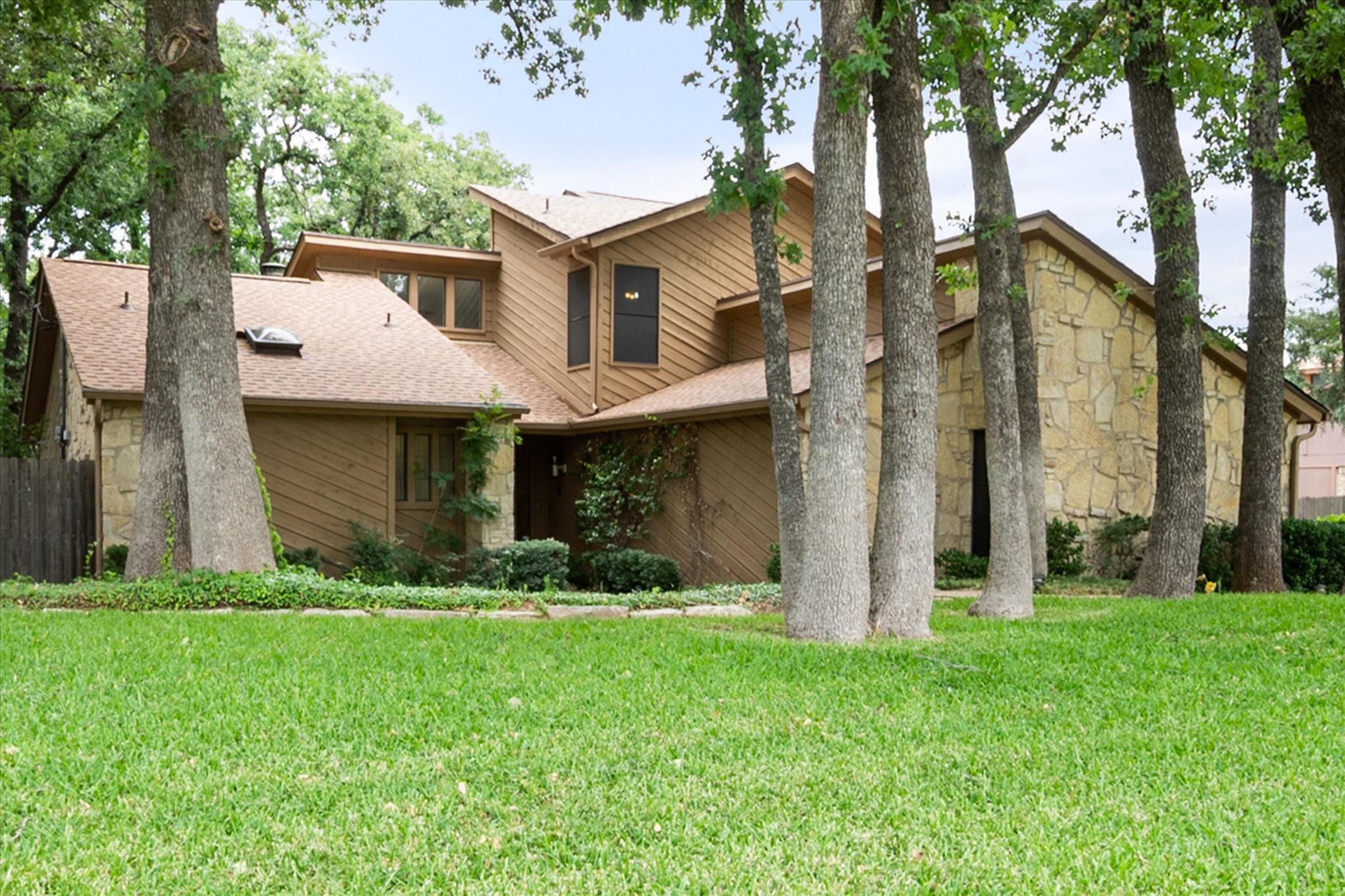 2801 Oak Trail Court Dalworthington Gardens TX 76016