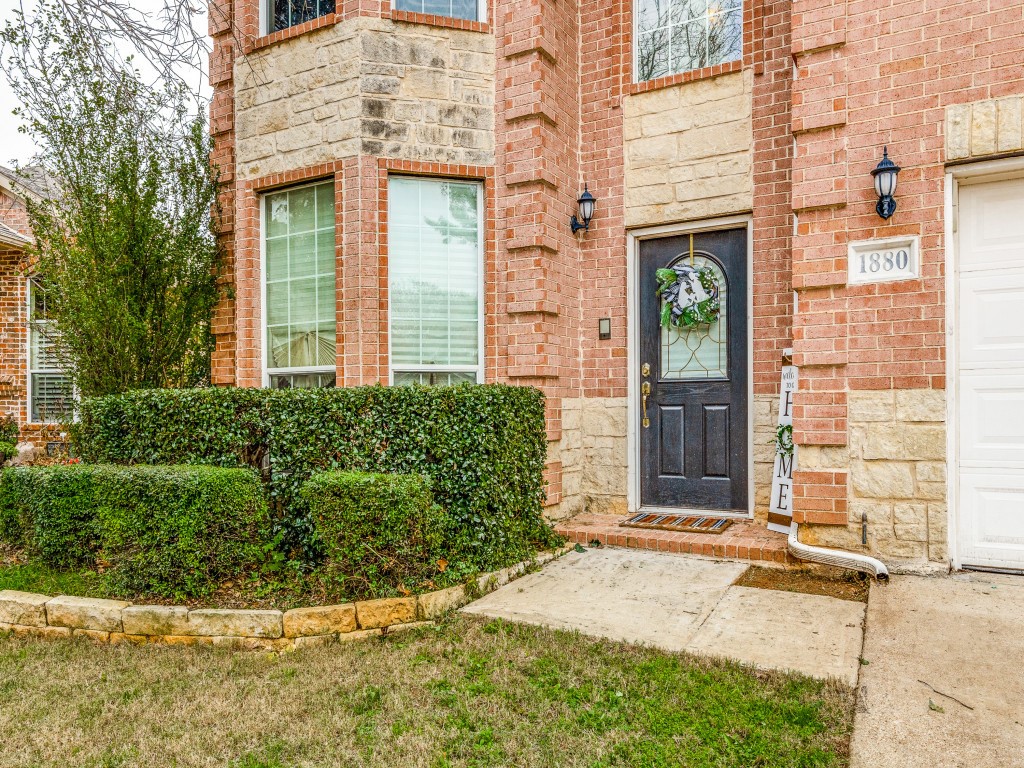 1880 Woodchase Drive Fort Worth TX 76120