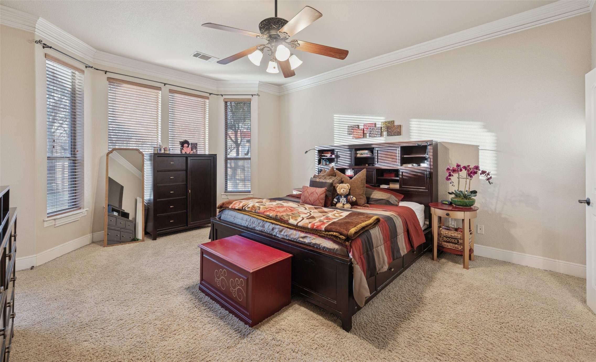2221 Farrington Lane Hurst TX 76054
