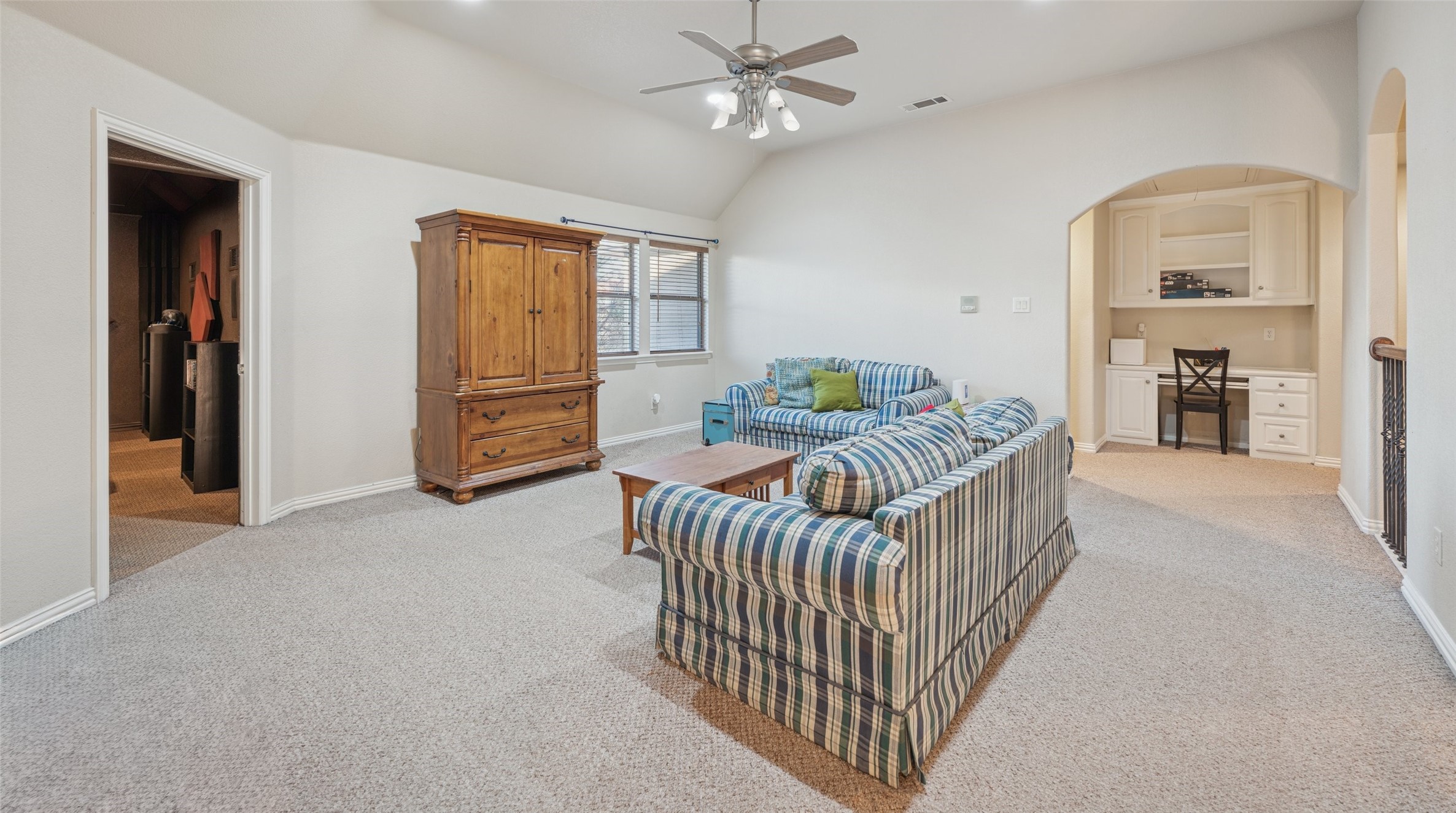 2221 Farrington Lane Hurst TX 76054