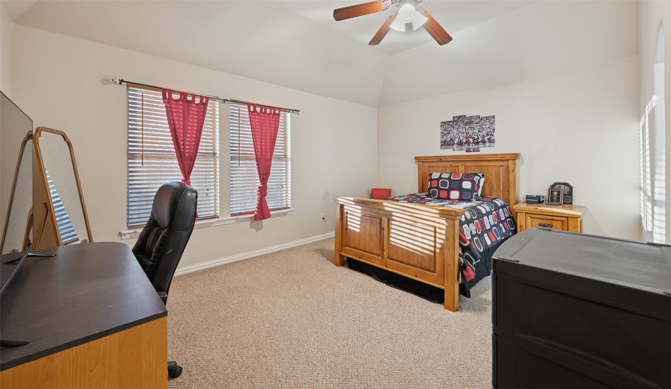 2221 Farrington Lane Hurst TX 76054