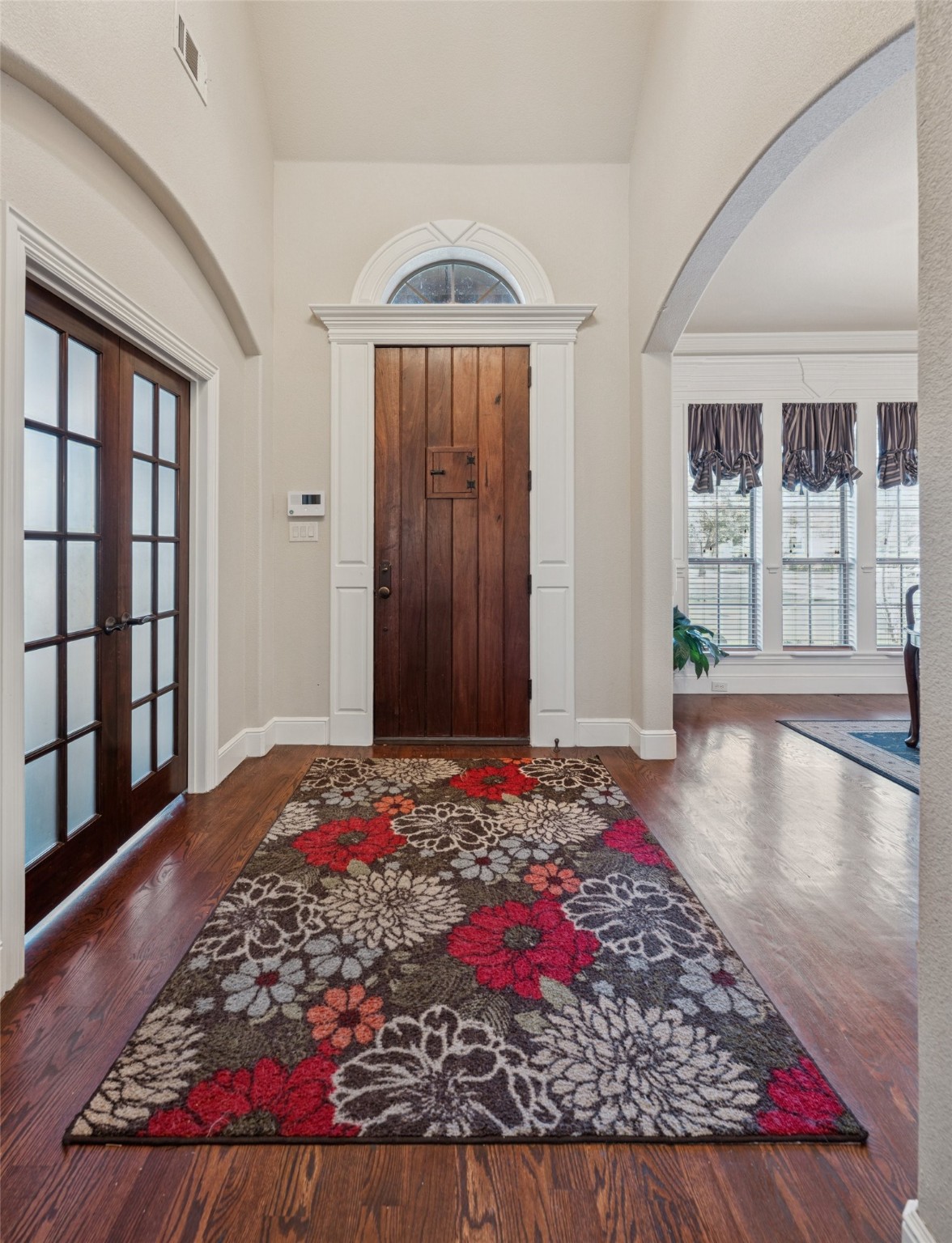 2221 Farrington Lane Hurst TX 76054