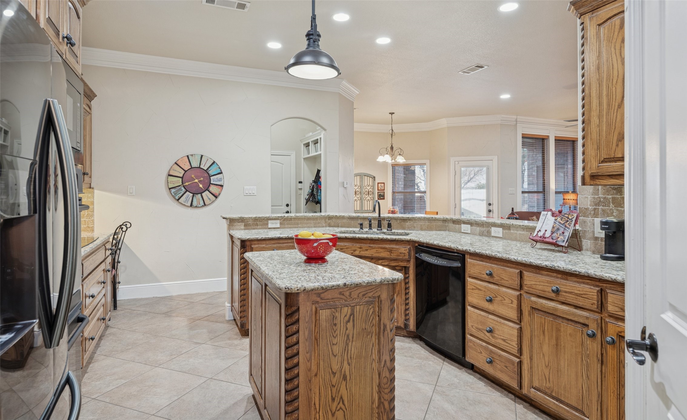 2221 Farrington Lane Hurst TX 76054