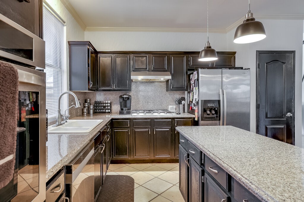 706 Gentry Drive Arlington TX 76018