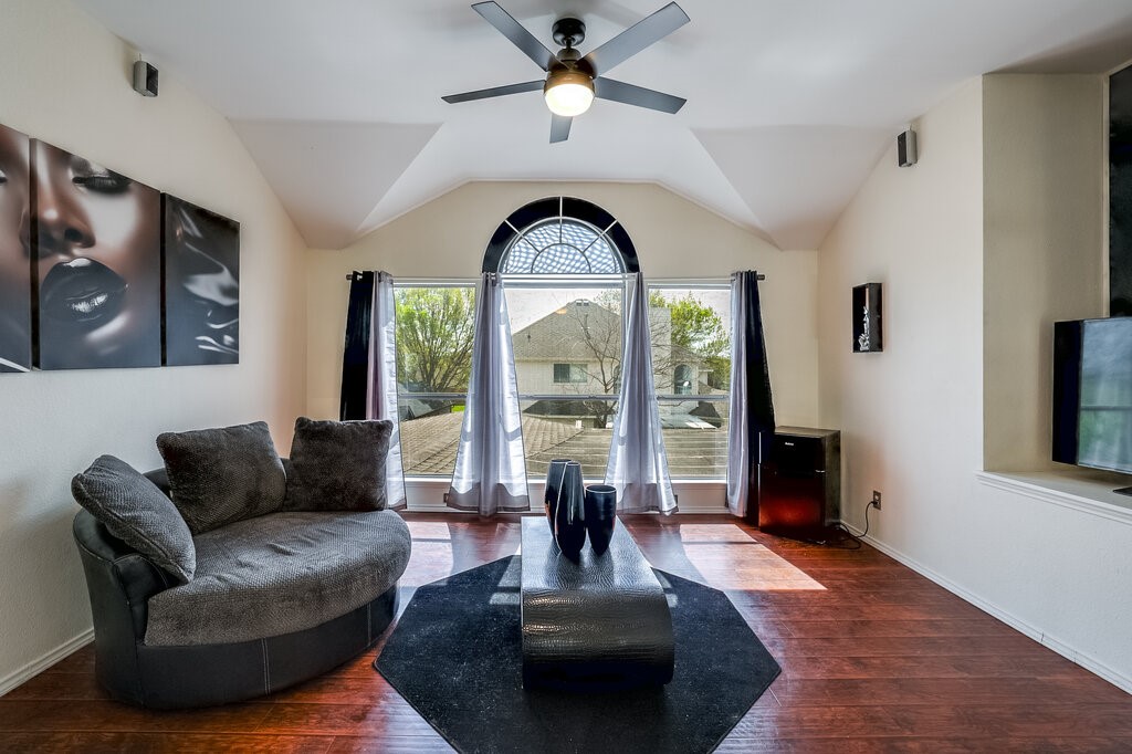 706 Gentry Drive Arlington TX 76018