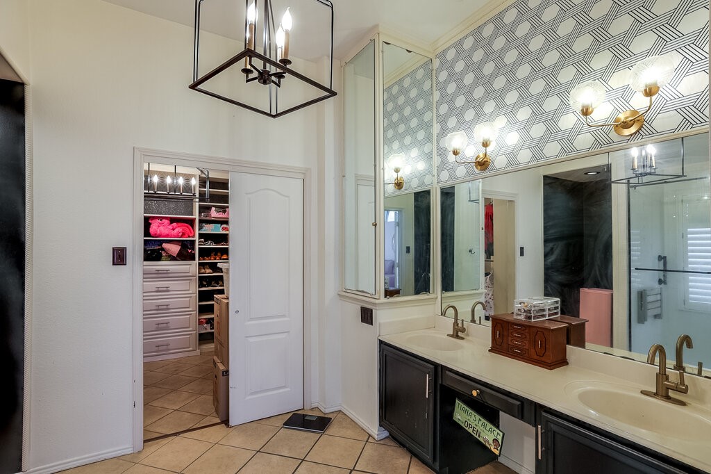 706 Gentry Drive Arlington TX 76018
