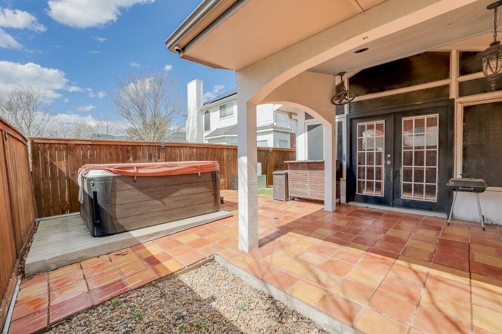 706 Gentry Drive Arlington TX 76018