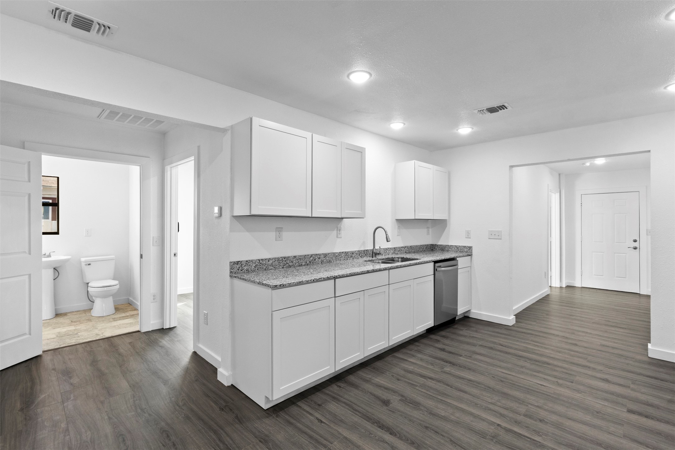 2010 Market Avenue Fort Worth TX 76164