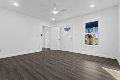 2010 Market Avenue Fort Worth TX 76164