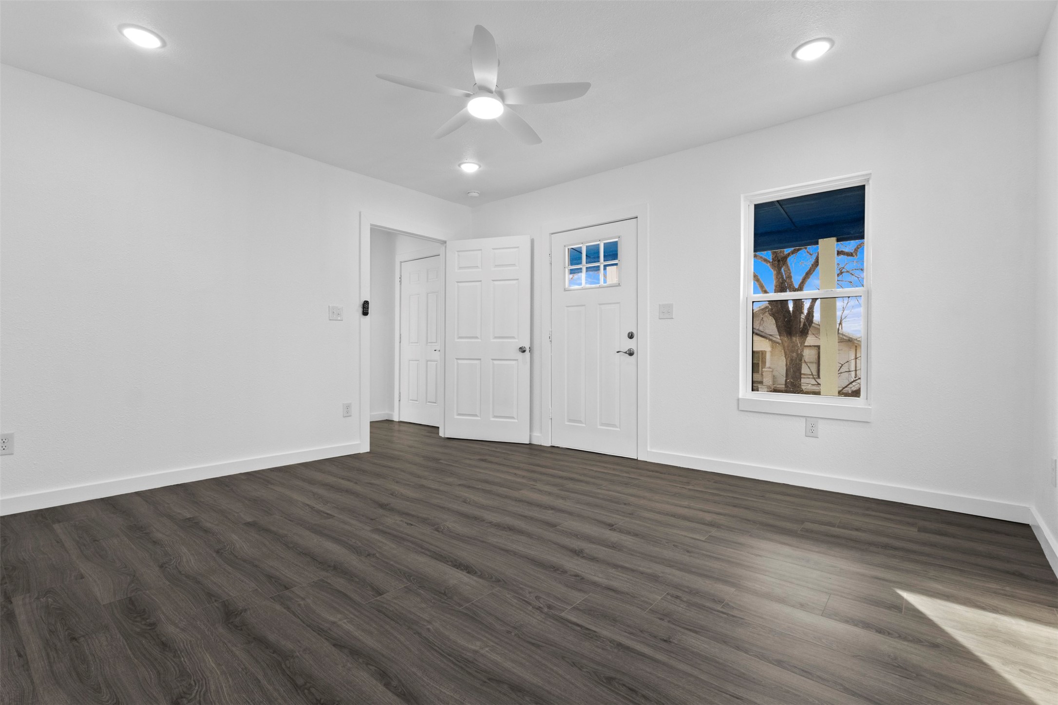 2010 Market Avenue Fort Worth TX 76164