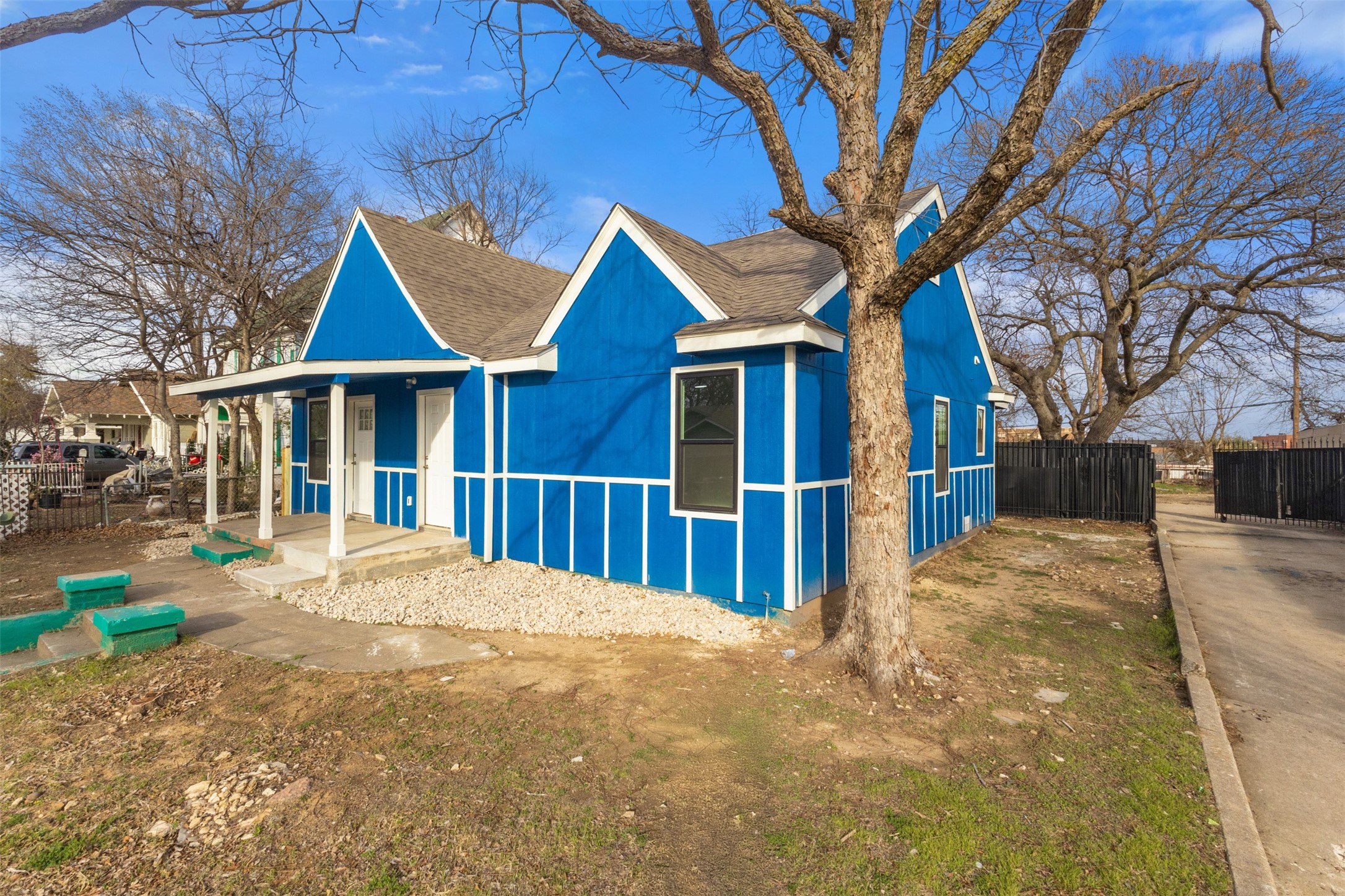 2010 Market Avenue Fort Worth TX 76164