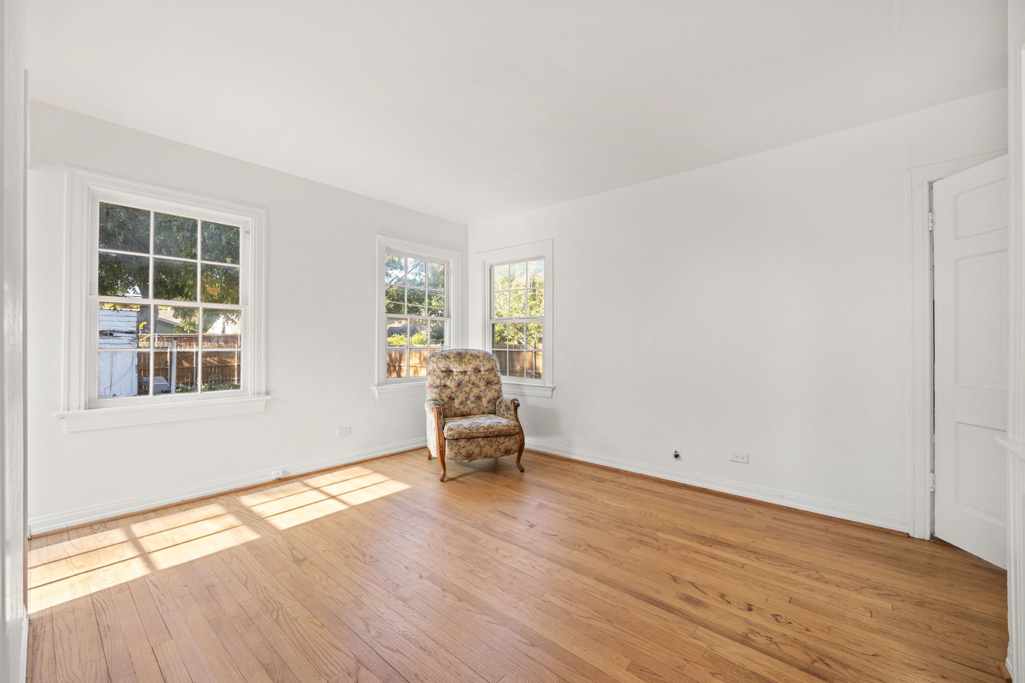 7131 Thurston Street Dallas TX 75235