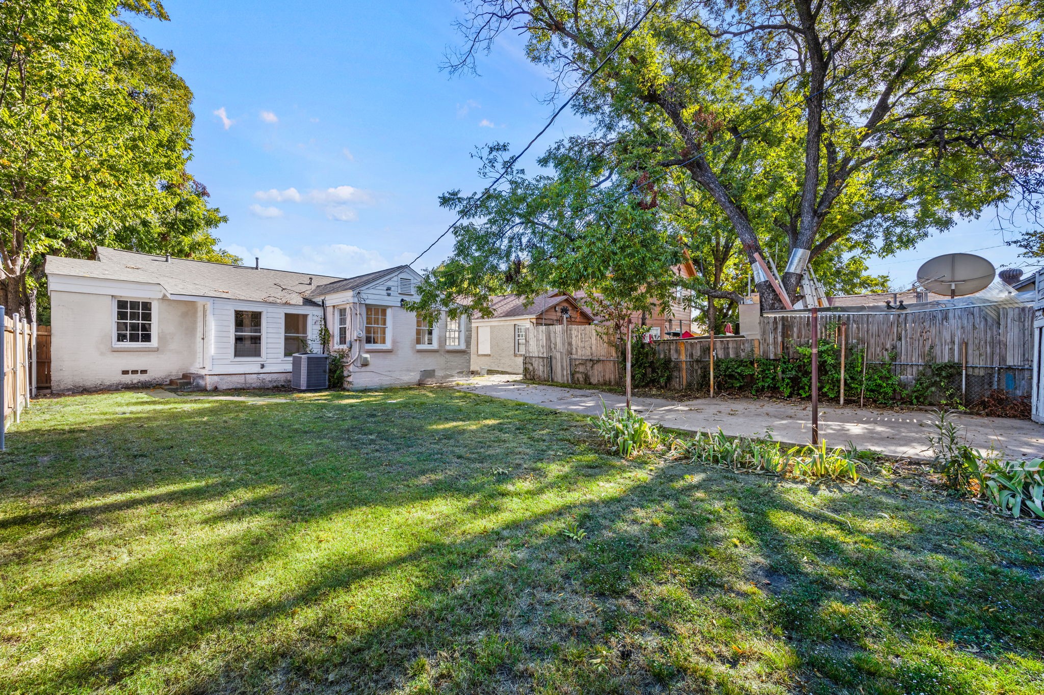 7131 Thurston Street Dallas TX 75235