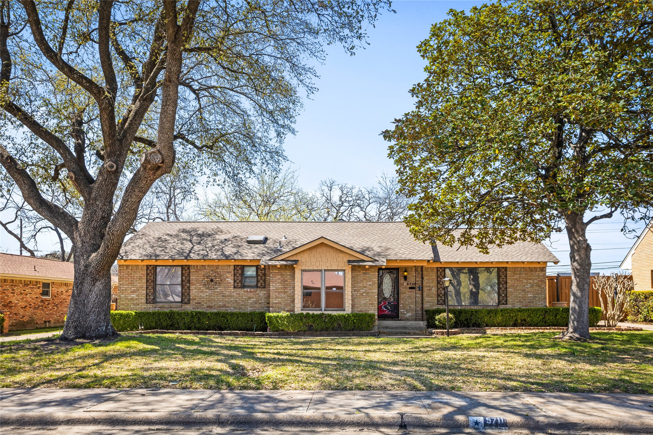 5711 Fox Hill Lane Dallas TX 75232