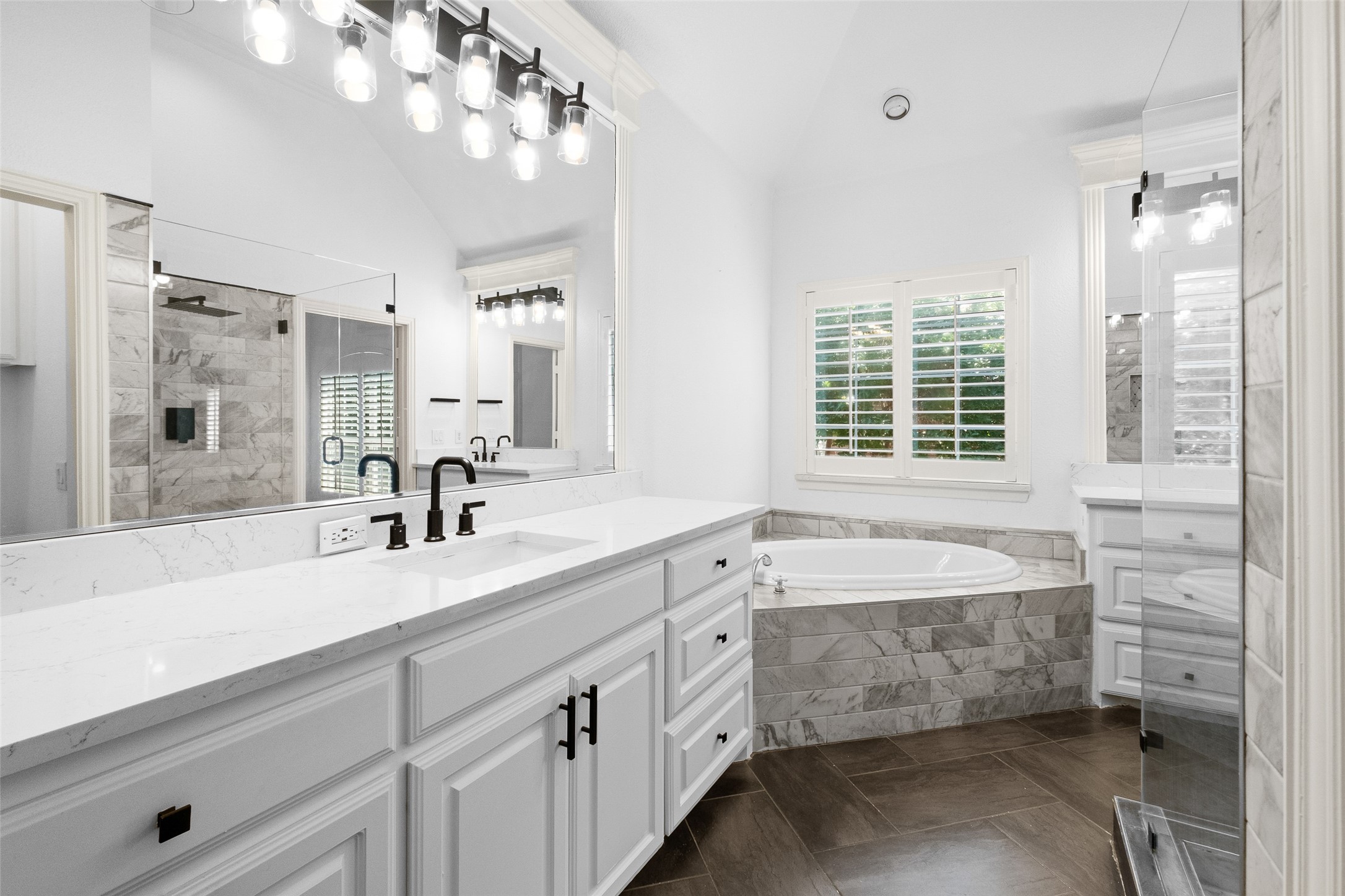 4133 Towne Green Circle Addison TX 75001