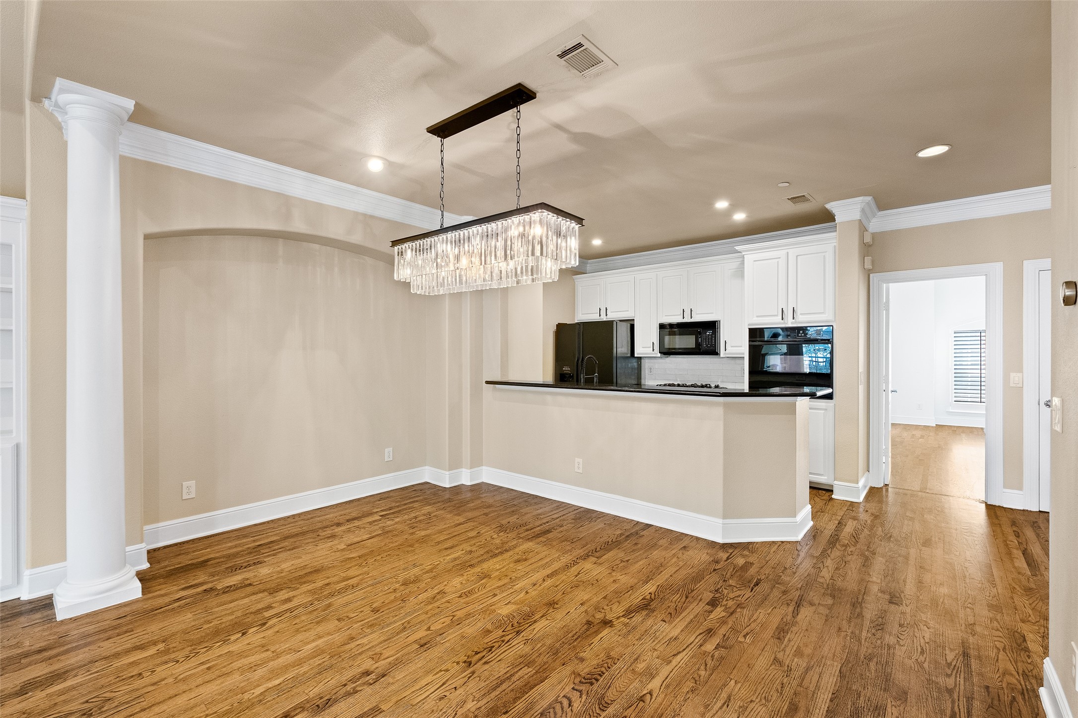 4133 Towne Green Circle Addison TX 75001