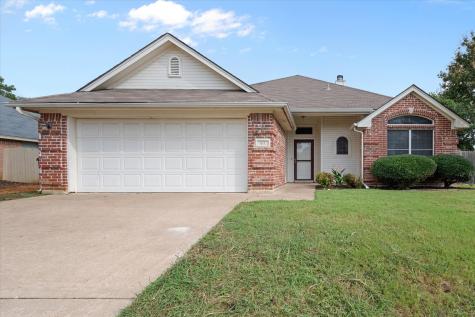 617 Pleasant Valley Drive Burleson TX 76028