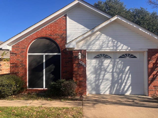 1004 Bull Run Denton TX 76209