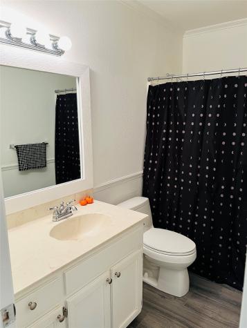 1004 Bull Run Denton TX 76209