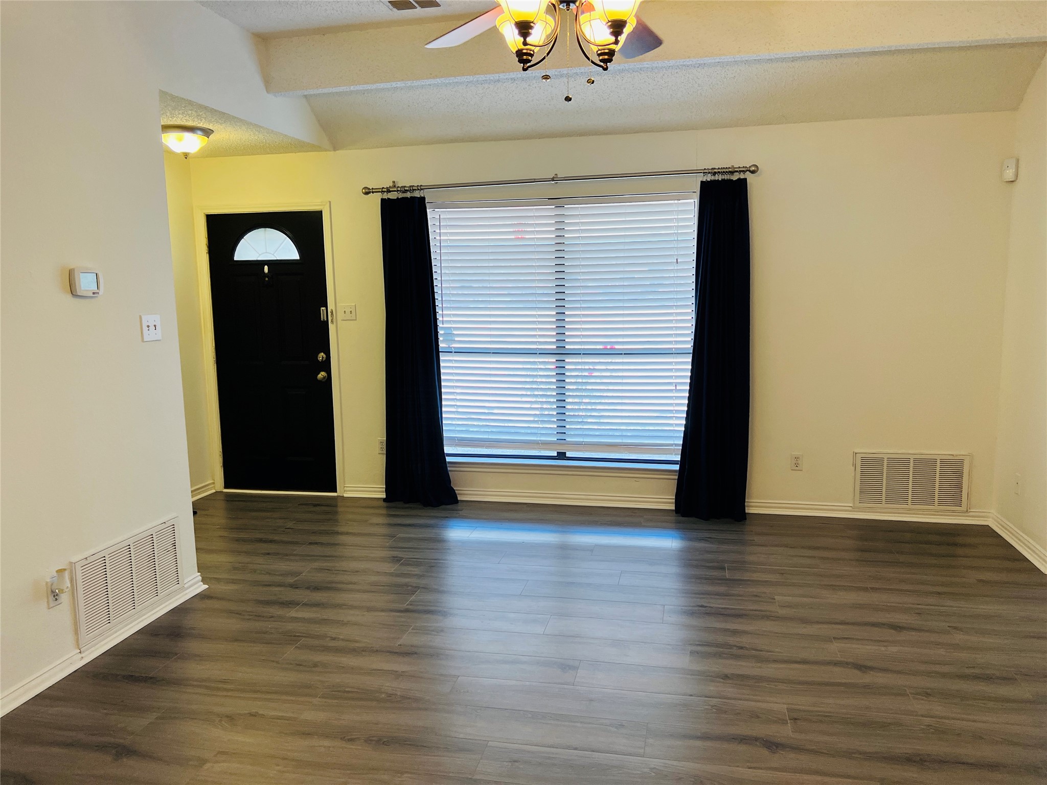 1004 Bull Run Denton TX 76209