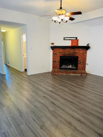 1004 Bull Run Denton TX 76209
