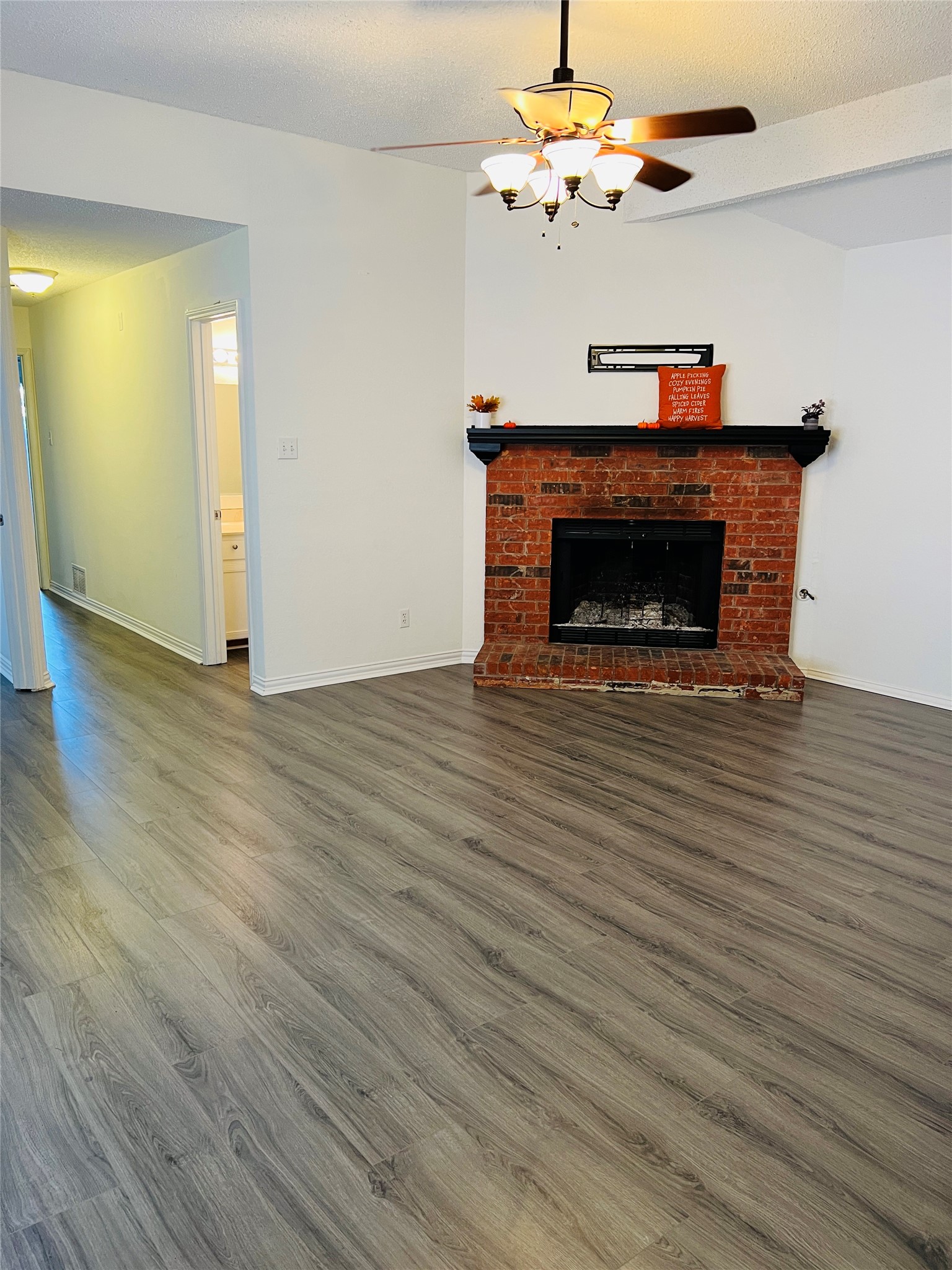 1004 Bull Run Denton TX 76209