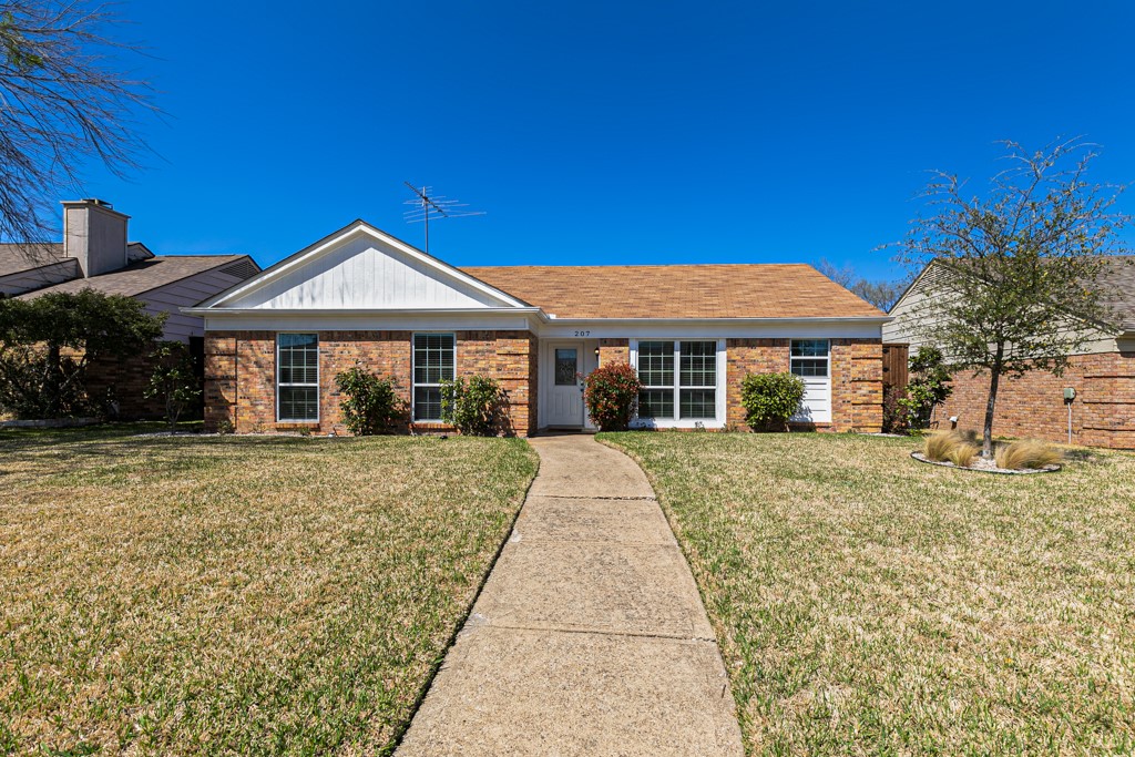 207 Southerland Avenue Mesquite TX 75150