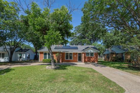 733 Thersa Drive River Oaks TX 76114