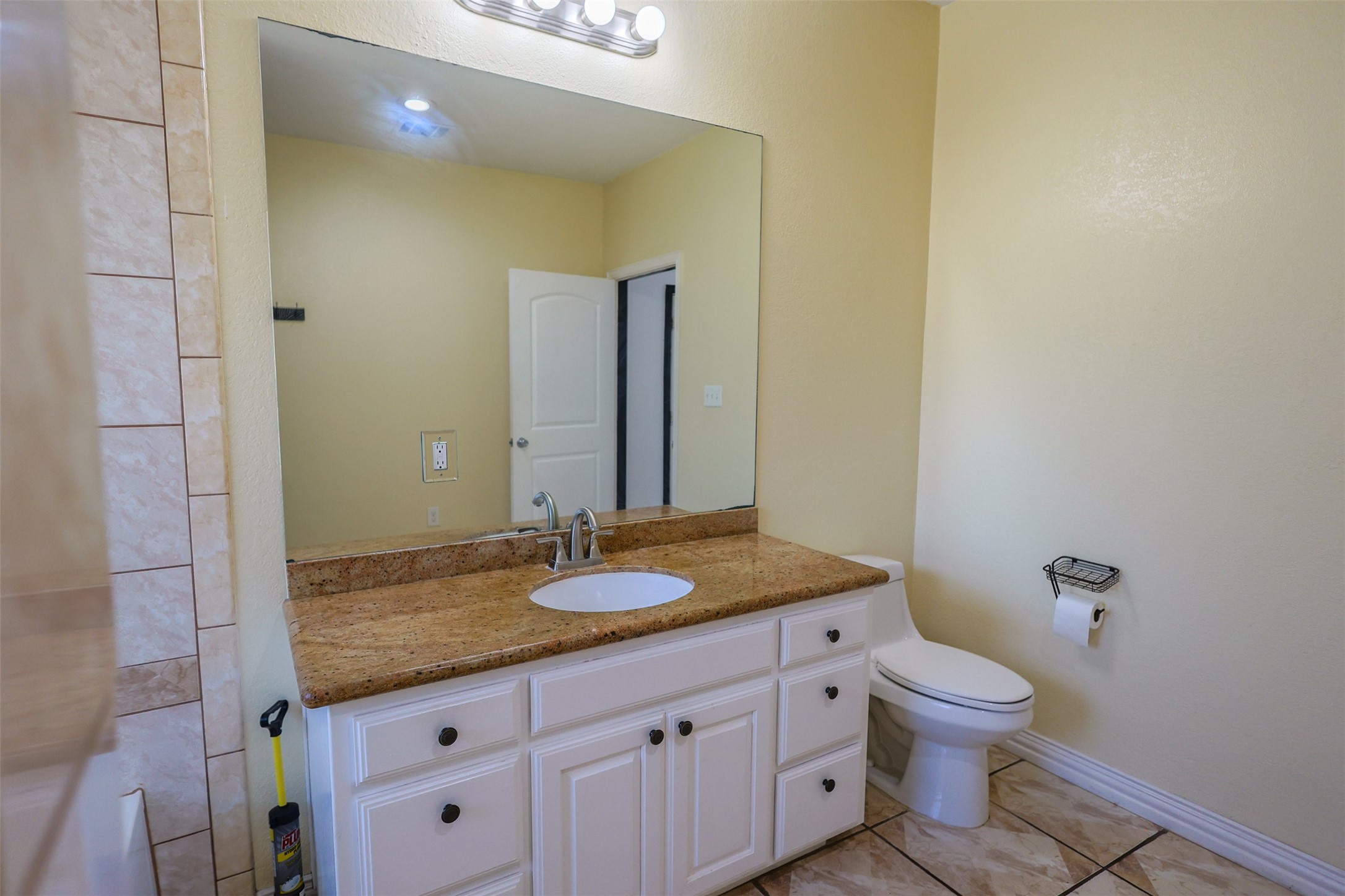 733 Thersa Drive River Oaks TX 76114