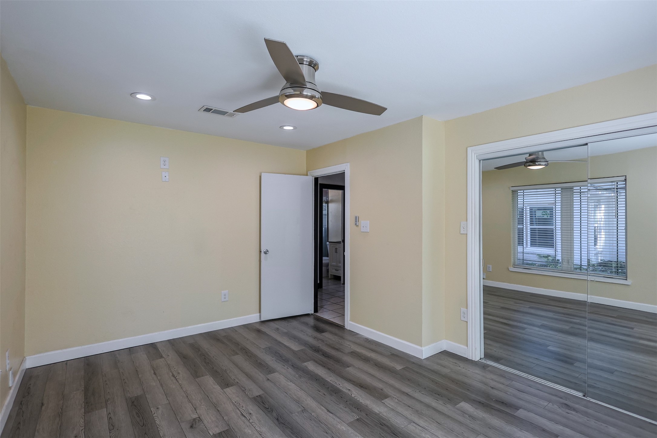 733 Thersa Drive River Oaks TX 76114
