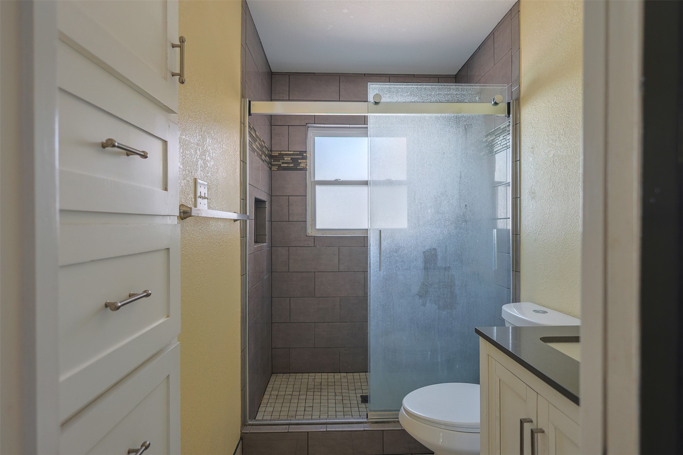 733 Thersa Drive River Oaks TX 76114