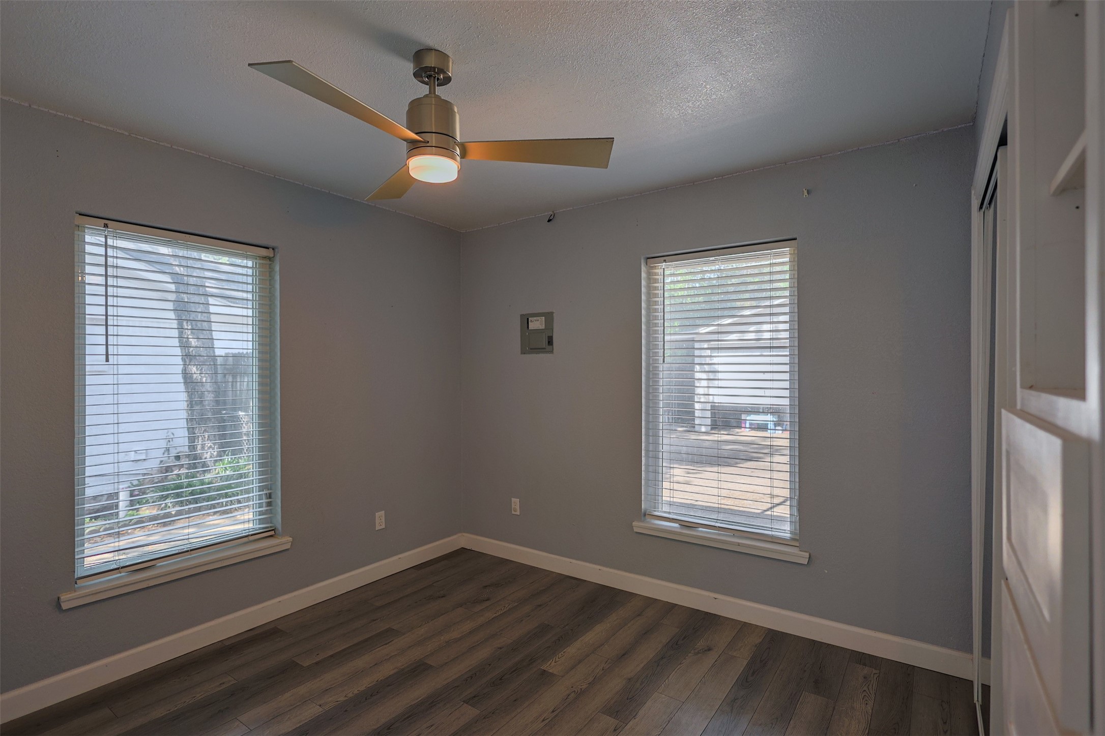 733 Thersa Drive River Oaks TX 76114