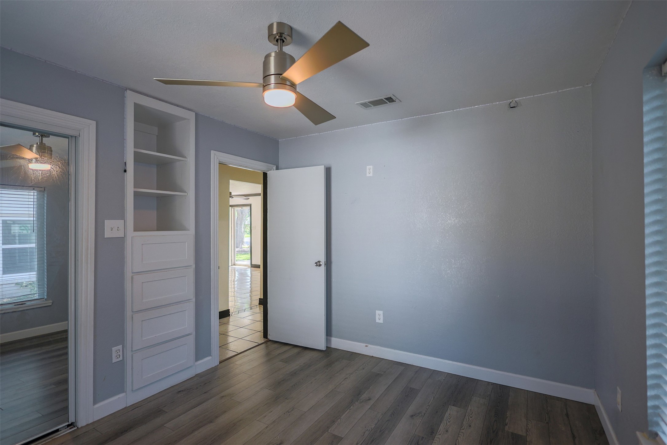 733 Thersa Drive River Oaks TX 76114