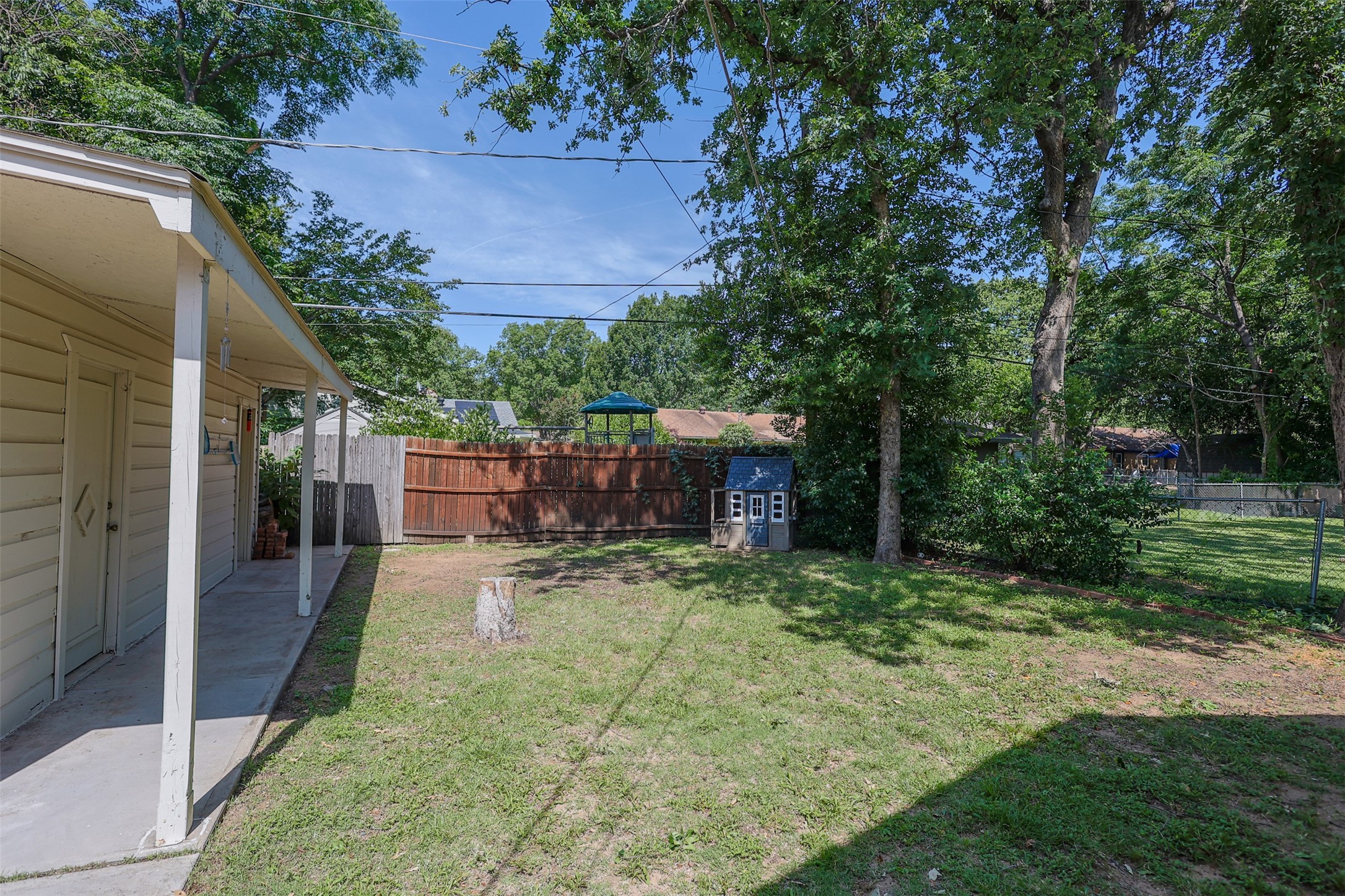 733 Thersa Drive River Oaks TX 76114