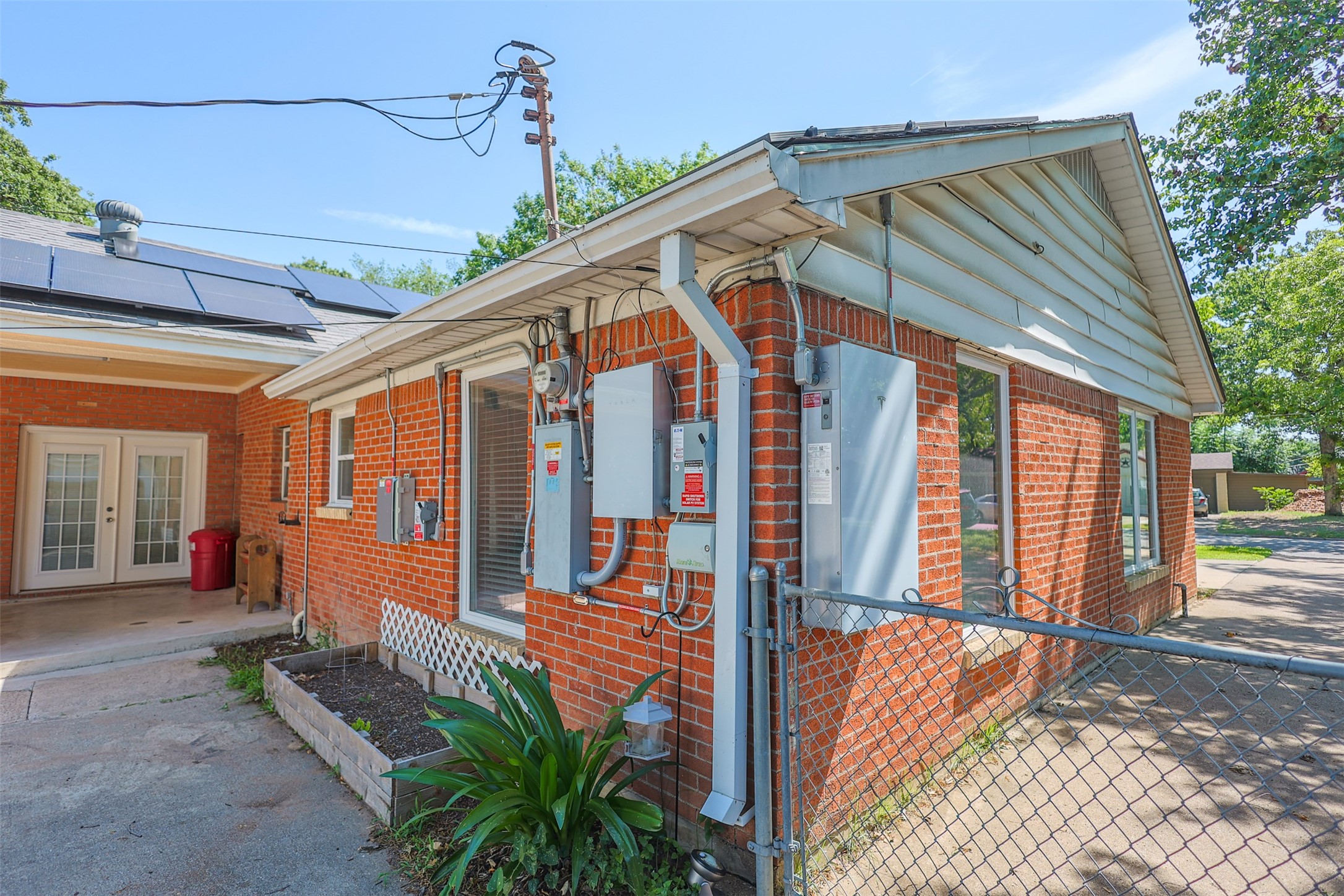 733 Thersa Drive River Oaks TX 76114
