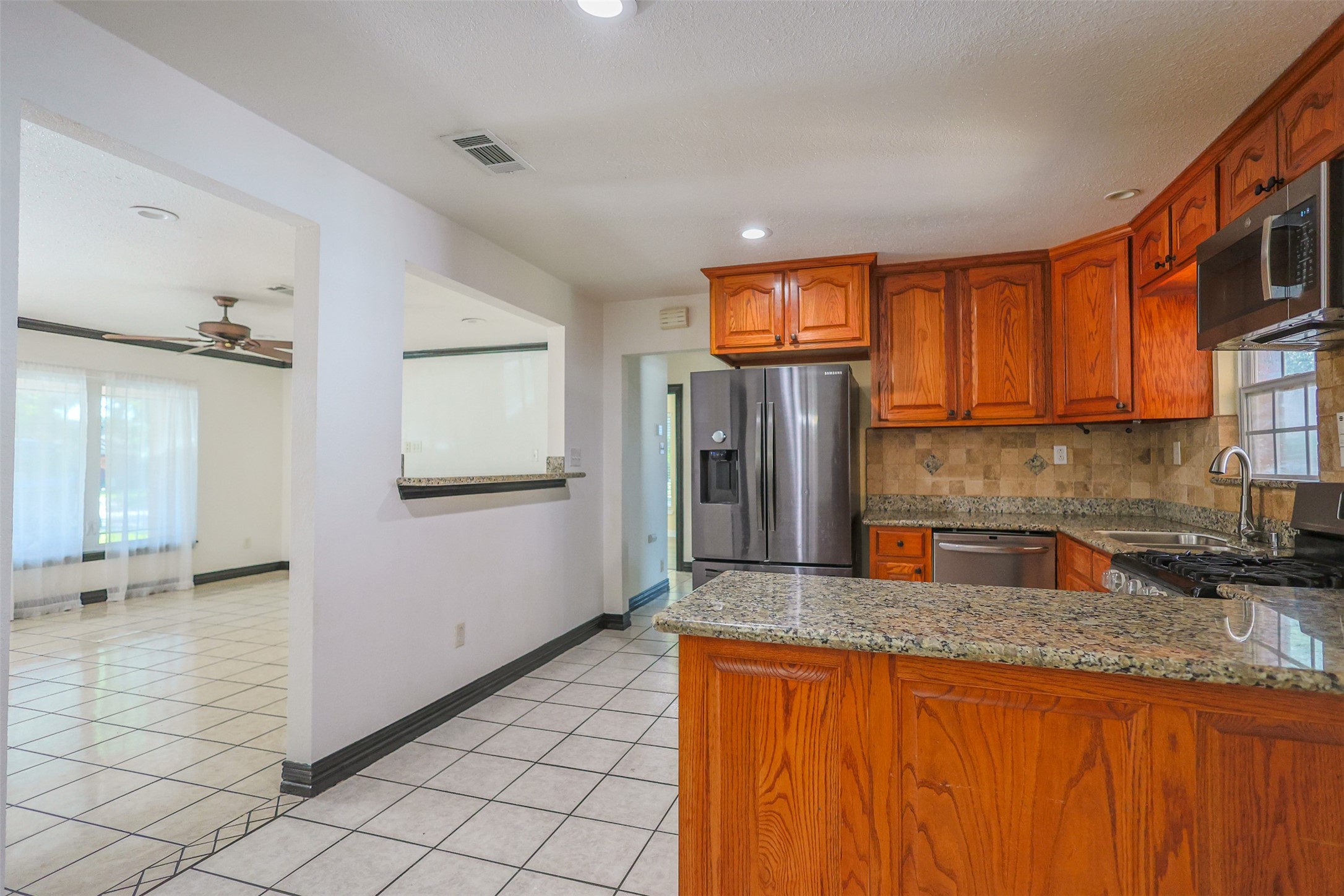 733 Thersa Drive River Oaks TX 76114