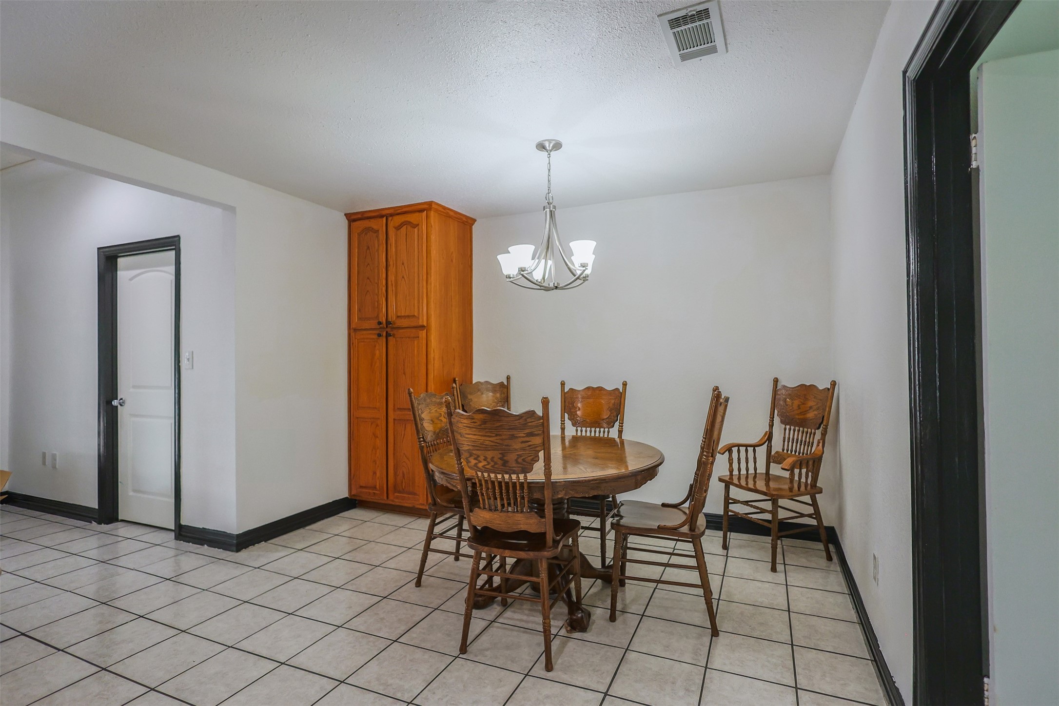 733 Thersa Drive River Oaks TX 76114