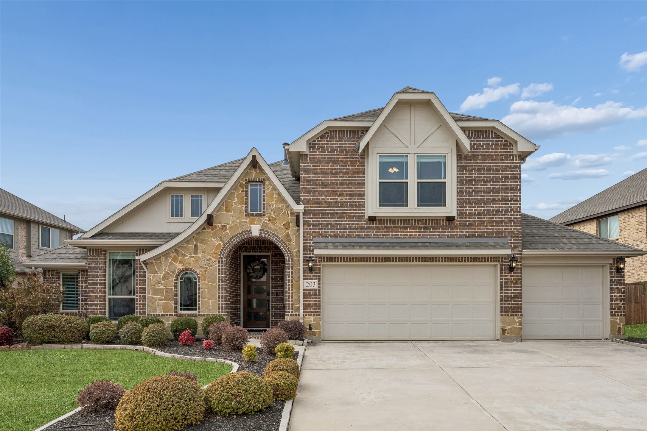 203 Oakcrest Drive Justin TX 76247
