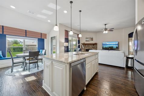 203 Oakcrest Drive Justin TX 76247