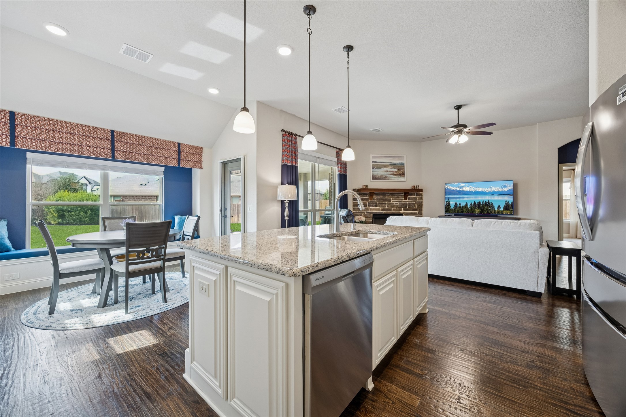 203 Oakcrest Drive Justin TX 76247