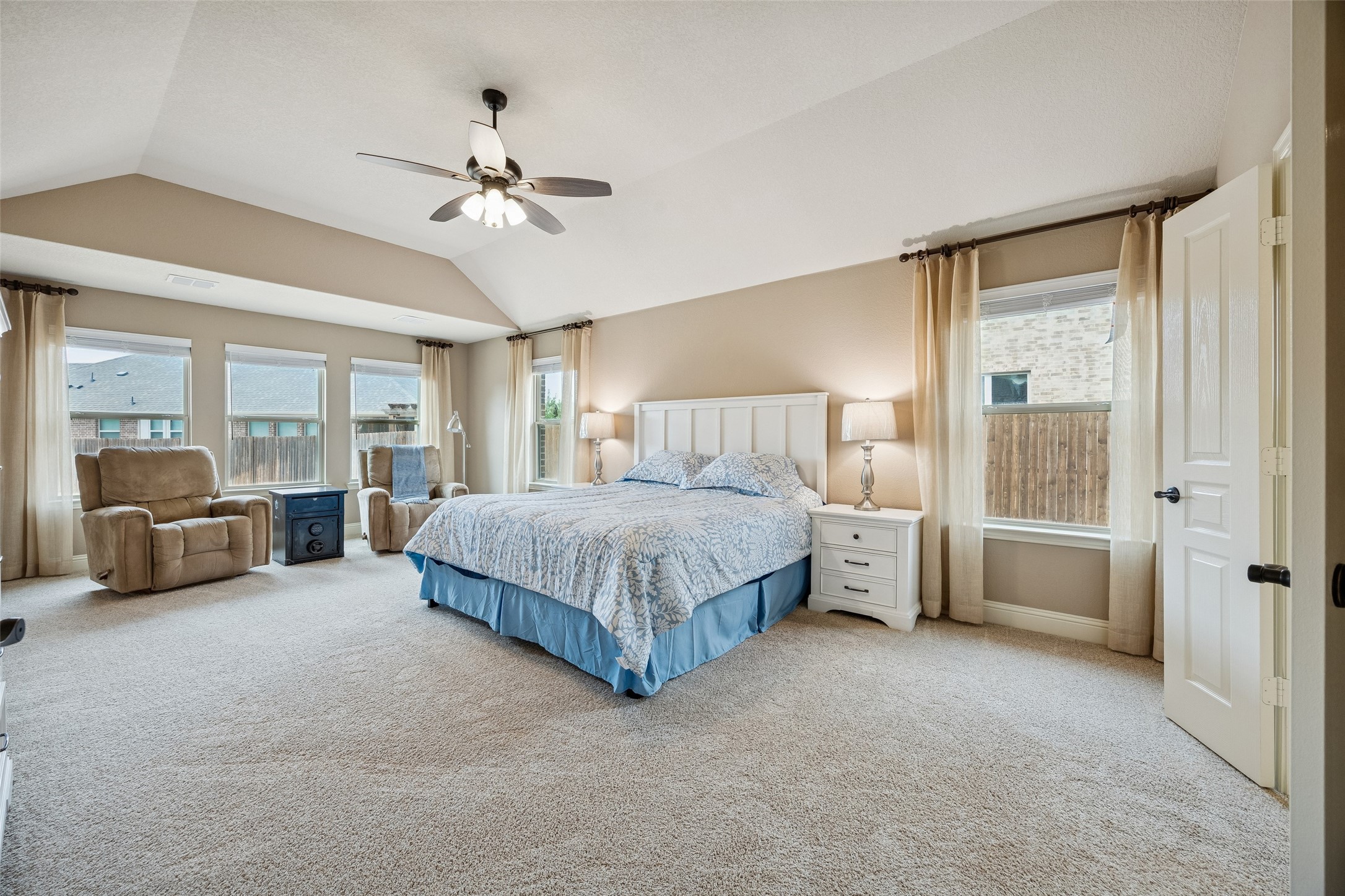 203 Oakcrest Drive Justin TX 76247