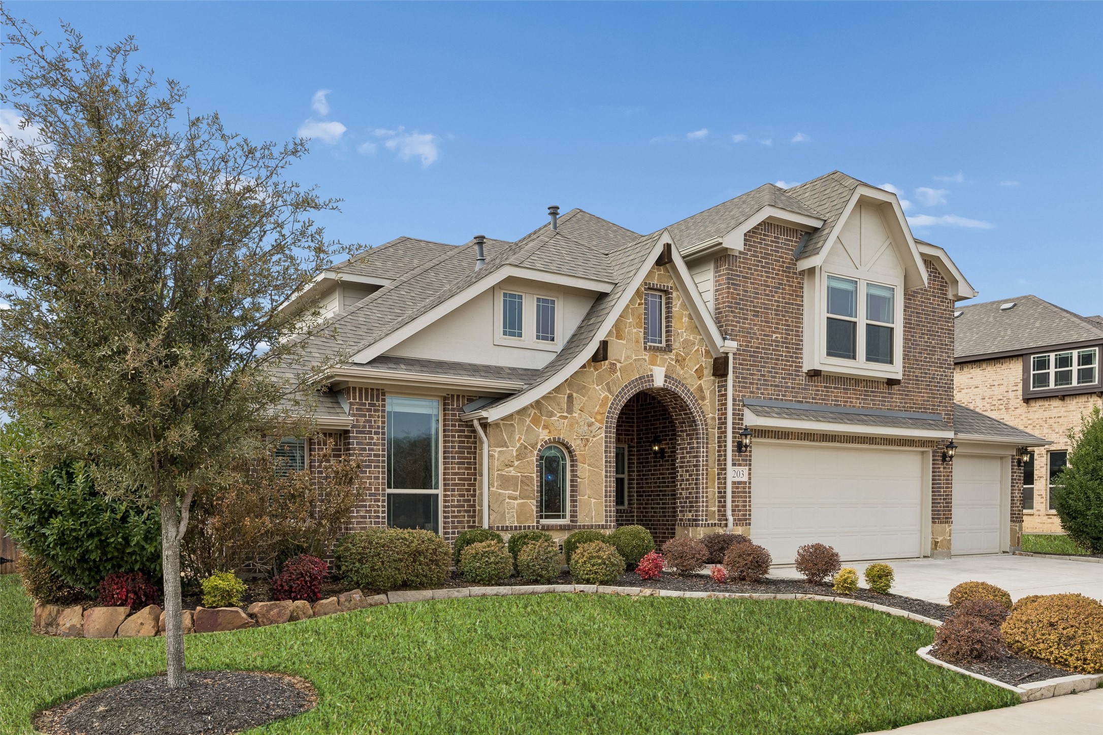 203 Oakcrest Drive Justin TX 76247