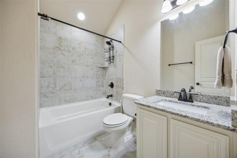 203 Oakcrest Drive Justin TX 76247