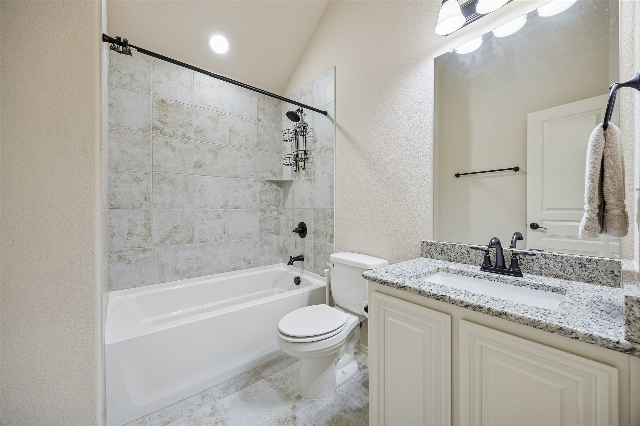 203 Oakcrest Drive Justin TX 76247