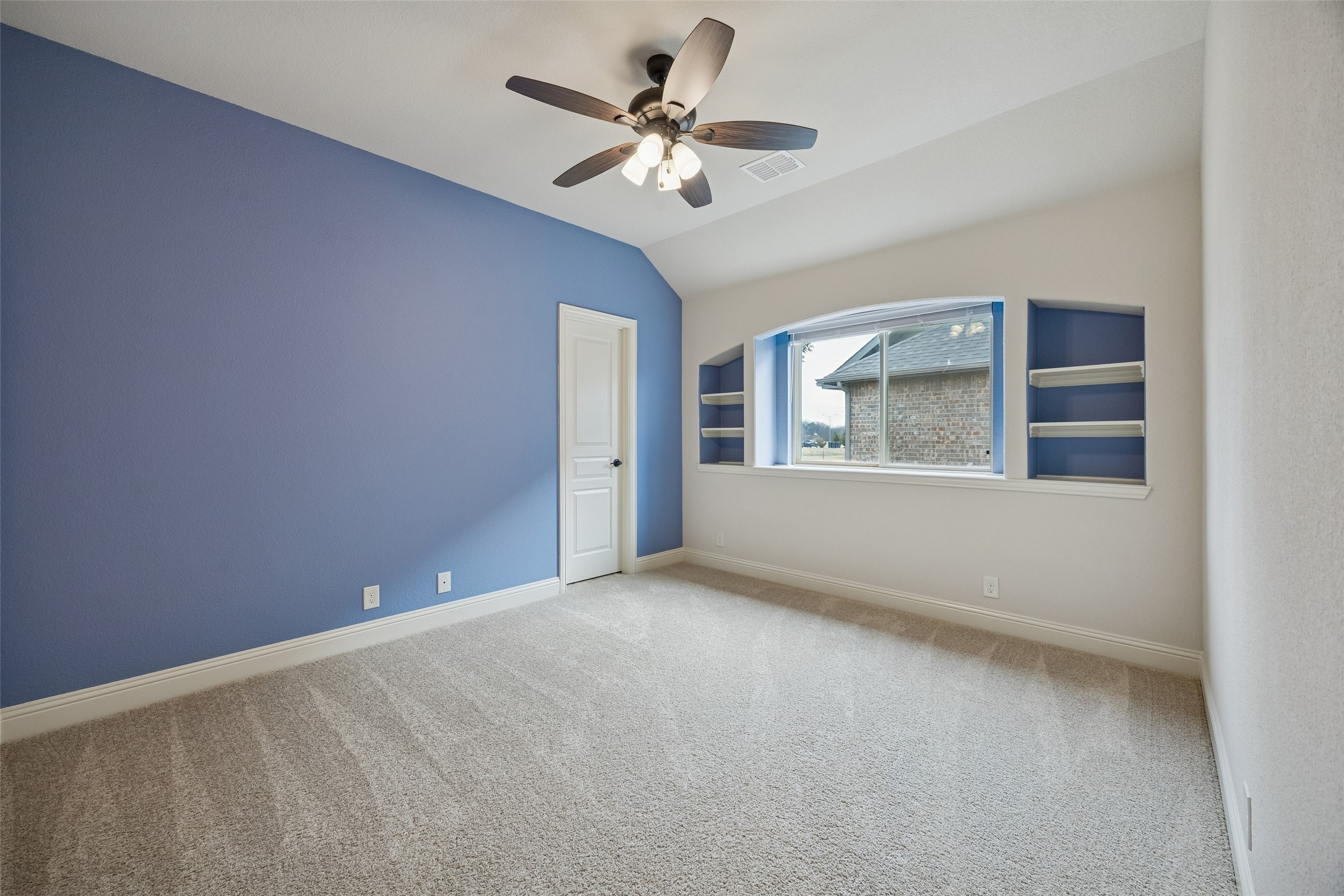 203 Oakcrest Drive Justin TX 76247